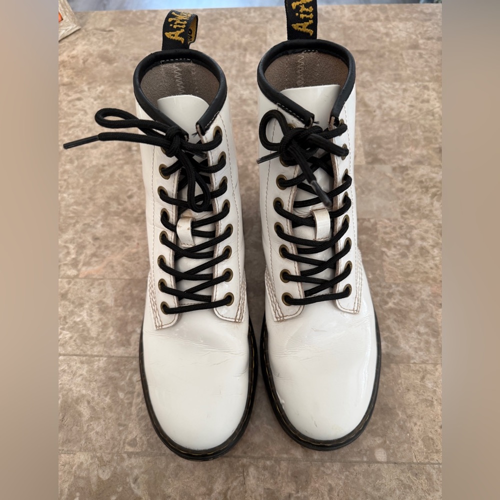 Dr Martens Zavala combat boot Patent Leather white